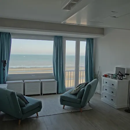 In With Stunning Sea View, Cleaning Included