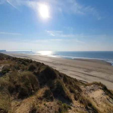 In With Stunning Sea View, Cleaning Included Lägenhet
